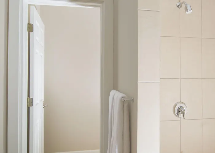 Breeze Private Hotel 4*